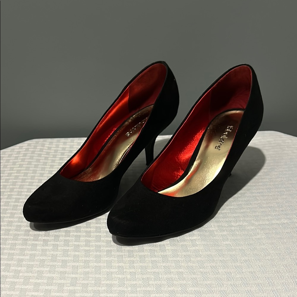 Fabulaire suede pumps